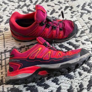 Salomon Kids Size 3 Trail Running Hiking Shoes